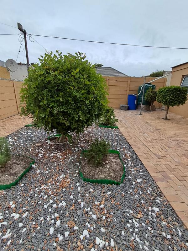 8 Bedroom Property for Sale in Vasco Estate Western Cape